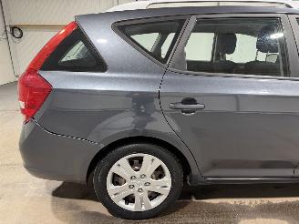 Kia Cee d 1.4CVVT 66kW Clima X-Ecutive picture 14