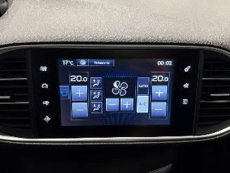 Peugeot 308 1.2 e-THP 96 KW Airco Premiere picture 27