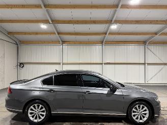 Unfallwagen Volkswagen Passat 1.4TSI 110kW Automaat ACT Connected Series 2016/4