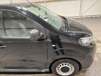 Peugeot e-Expert 50kWh 100kW Premium Navi Camera picture 18