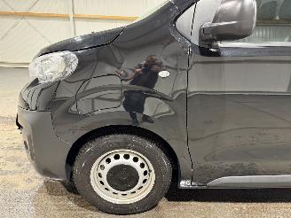 Peugeot e-Expert 50kWh 100kW Premium Navi Camera picture 15