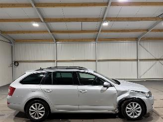 Auto incidentate Skoda Octavia 1.6TDI 81kW Automaat Panoramadak 2016/12