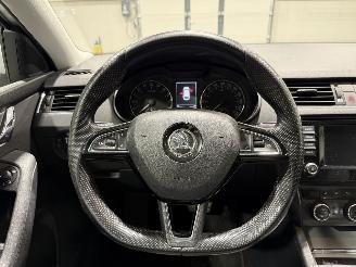 Skoda Octavia 1.6TDI 81kW Automaat Panoramadak picture 31