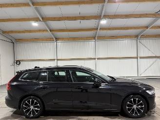 krockskadad bil auto Volvo V-60 2.0 B3 120kW Automaat Momentum Camera 2021/1