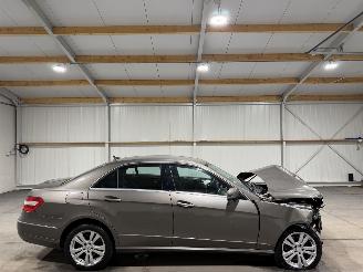 uszkodzony samochody osobowe Mercedes E-klasse E200CGI 135kW Automaat Business Class Elegance 2011/3