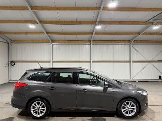 krockskadad bil auto Ford Focus 1.0 74kW Lease Edition 2017/10