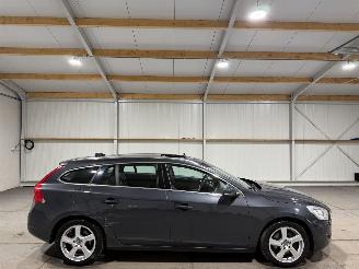 Auto incidentate Volvo V-60 2.4D5 151kW Automaat Summum 2011/2