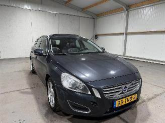 Volvo V-60 2.4D5 151kW Automaat Summum picture 3