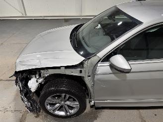 Volkswagen Tiguan 1.5TSI 110kW Automaat ACT Highline Business R picture 17