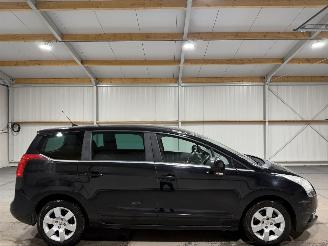 krockskadad bil auto Peugeot 5008 1.6VTi 88kW Blue Lease 2011/6