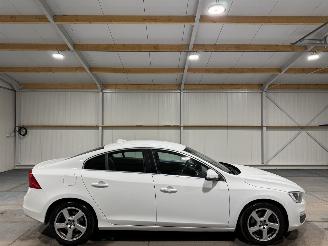 Voiture accidenté Volvo S-60 2.0D2 88kW Automaat Nordic+ 2017/2