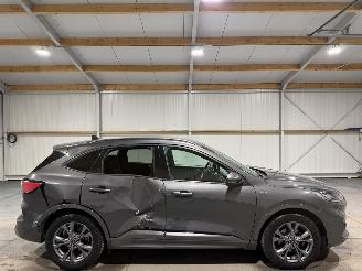 Vaurioauto  passenger cars Ford Kuga 1.5EcoBoost 110kW Vignale Clima Camera 2021/4