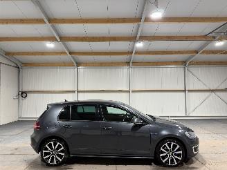 krockskadad bil auto Volkswagen Golf GTE 1.4TSI 110kW Automaat Leder Clima 2015/7