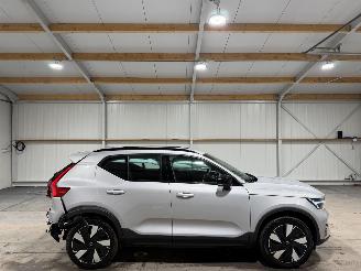 Voiture accidenté Volvo XC40 69kWh 175kW Single Motor Essential 2024/2