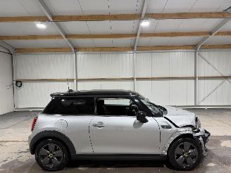 skadebil auto Mini Electric 33kWh 135kW Essential 2023/9