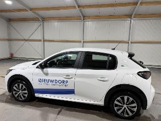 Peugeot e-208 EV 50kWh 100kW Active picture 11