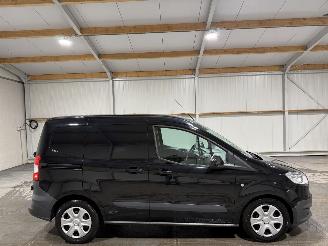 krockskadad bil bedrijf Ford Transit Courier Van 1.5TDCI 55kW Camera 2017/10