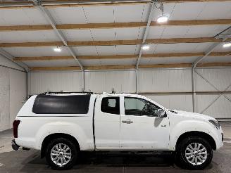 Unfall Kfz Van Isuzu D-Max 1.9d 120kW Automaat Extended Cab X-Country 2019/7