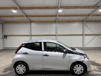 krockskadad bil auto Toyota Aygo 1.0VVT-i 53kW X 2020/1