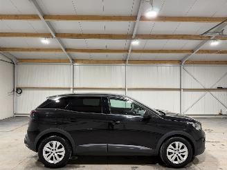 Avarii autoturisme Peugeot 3008 1.2PT 96kW Blue Lease Executive 2019/3