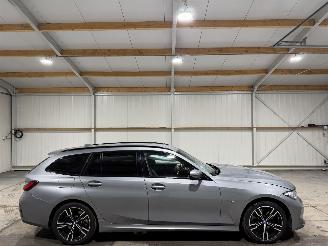 Vaurioauto  passenger cars BMW 3-serie 330e 135kW Automaat Camera 2022/12