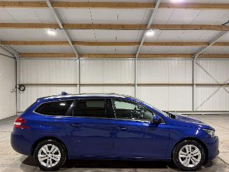 uszkodzony samochody osobowe Peugeot 308 1.2PT 81kW Blue Lease Executive 2019/8