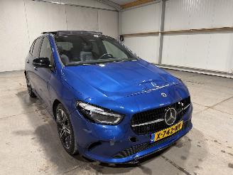 Mercedes B-klasse 180 100kW Automaat Luxury Line Pano picture 3