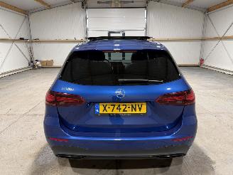 Mercedes B-klasse 180 100kW Automaat Luxury Line Pano picture 7