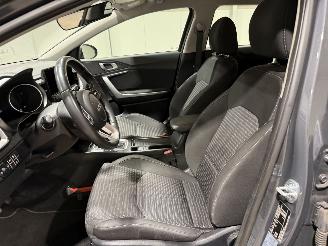 Kia Ceed 1.5T-GDI 118kW Camera Dynamicline picture 28