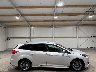 Vaurioauto  passenger cars Ford Focus 1.0 92kW Clima ST-Line 2018/4