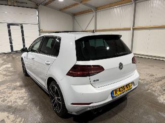 Volkswagen Golf GTE 1.4TSI 110kW Automaat Pano picture 12