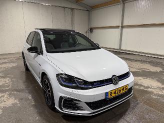 Volkswagen Golf GTE 1.4TSI 110kW Automaat Pano picture 3