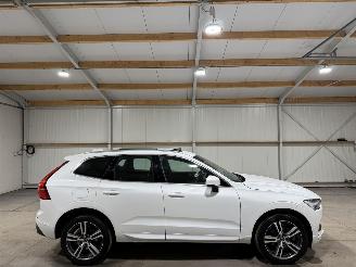 Schadeauto Volvo Xc-60 2.0T5 184kW Automaat Pano Luchtvering Momentum 2018/7