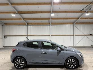 krockskadad bil auto Renault Clio 1.0TCE 67kW Zen 2021/8