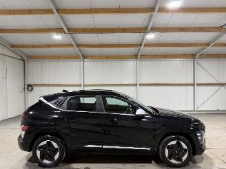 Vaurioauto  passenger cars Hyundai Kona 65.4kWh 160kW Comfort Electric 2025/4