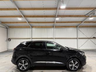 Vaurioauto  passenger cars Peugeot 3008 1.2PT 96kW Automaat Blue Lease Executive 2019/4