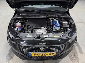 Peugeot 208 1.2PT 74kW Allure Pack picture 26