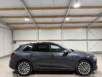 krockskadad bil auto Audi E-tron 55 95kWh 300kW Quattro Business Edition luchtvering 2020/12