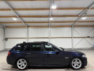 Vaurioauto  passenger cars BMW 5-serie 520D 140kW Automaat Pano M Sport Edition 2017/1