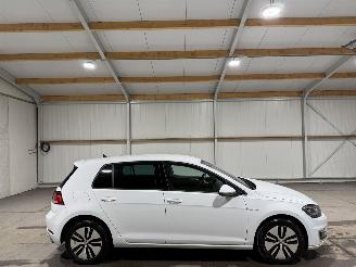 skadebil auto Volkswagen e-Golf 36kWh 100kW Automaat Clima Camera 2019/4