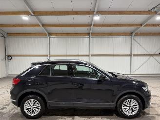 damaged passenger cars Volkswagen T-Roc 1.5TSI 110kW Automaat Style Business 2021/8