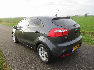 Kia Rio Kia Rio 1.2 CVVT Design Edition 86pk Navigatie Airco  2013 5drs picture 1
