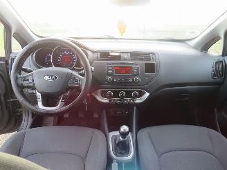 Kia Rio Kia Rio 1.2 CVVT Design Edition 86pk Navigatie Airco  2013 5drs picture 4