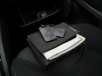 Renault Clio 0.9 TCE  90pk  NIGHT&Day  2013 Navigatie Airco  Schadevrij picture 11