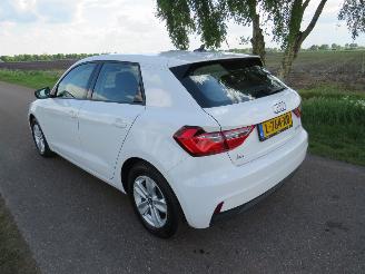 krockskadad bil auto Audi A1 SPORTBACK 2.5 FSI  95pk Pro line  2021  65.000km nap Navigatie Clima 2021/8