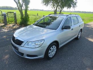 Voiture accidenté Skoda Octavia 14 TSI 109.000KM Airco 2010 parkeerschade 2010/4