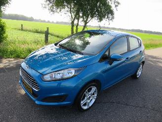 Vaurioauto  passenger cars Ford Fiesta 1.0 65pk Euro 6 Style 5drs Airco Navigatie 2015 2015/8