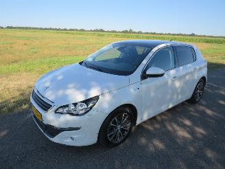 Peugeot 308 1.2 110pk Pure Tech Style 116.000km Navigatie Camera airco Clima   splinter nieuwe d riem picture 11