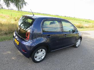 Damaged car Volkswagen Up! 1.0 High UP  89.000KM 5drs Nap Camera Navigatie  Airco  stormschade  2015 2018/8