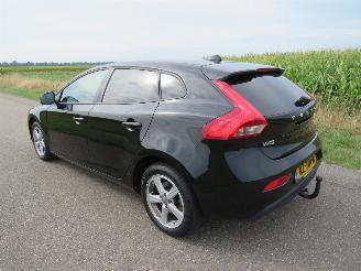 skadebil auto Volvo V-40 2.0 T2 122pk Nordic+ 130.000km nap 5drs Airco Stoelverwarmig Navigatie Camera  [ nieuwstaat 2017/3